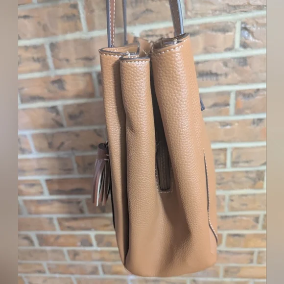 St. John's Bay Quincy 4 Poster Shoulder Bag - Picture 6 of 11